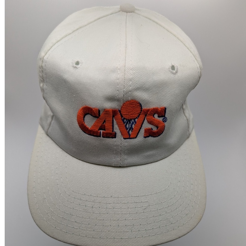 Vintage Cleveland Cavaliers "Cavs" NBA Twins Enterprise Snapback‎ Cap Hat White